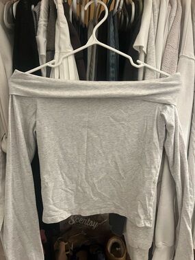 Harlow Off-The-Shoulder Long Sleeve Top - Light Gray